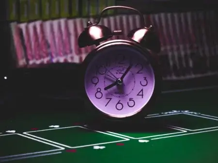 Beste Zeit fürs Casino: Wann zahlen Spielautomaten am meisten?