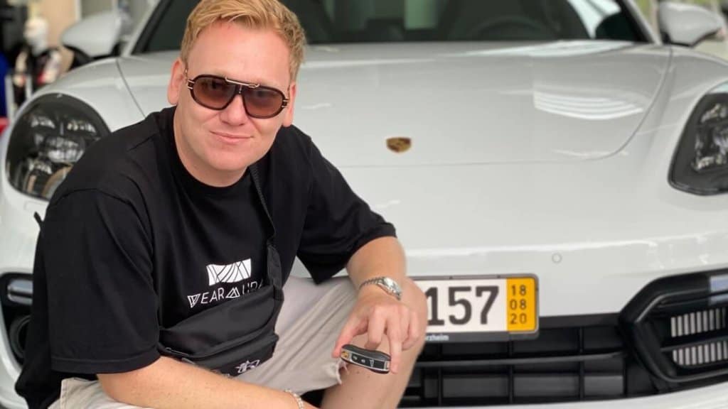 Knossi mit Porsche